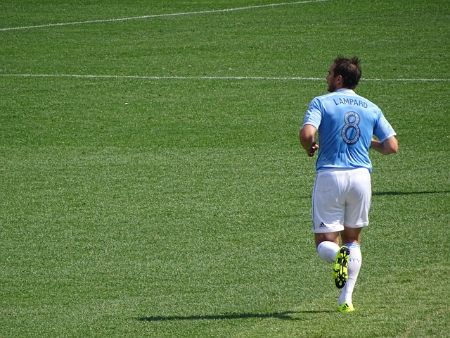 線球員 線球員